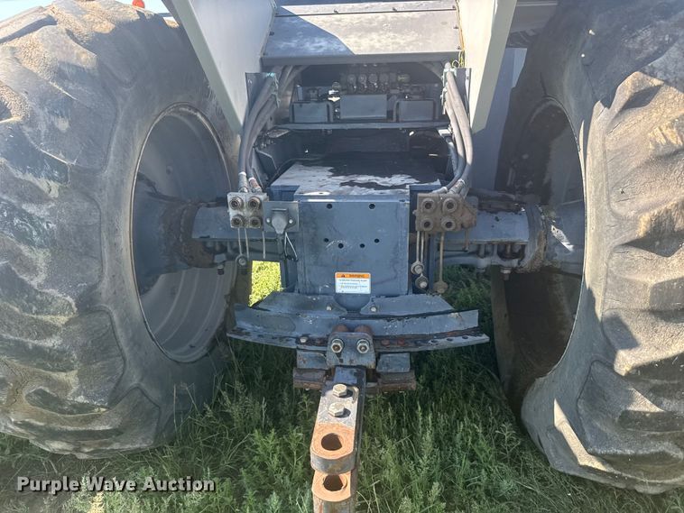 image for item ER2271 1997 AgcoStar 8425 4WD tractor