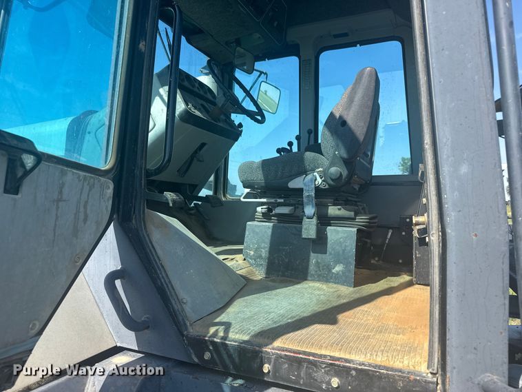 image for item ER2271 1997 AgcoStar 8425 4WD tractor