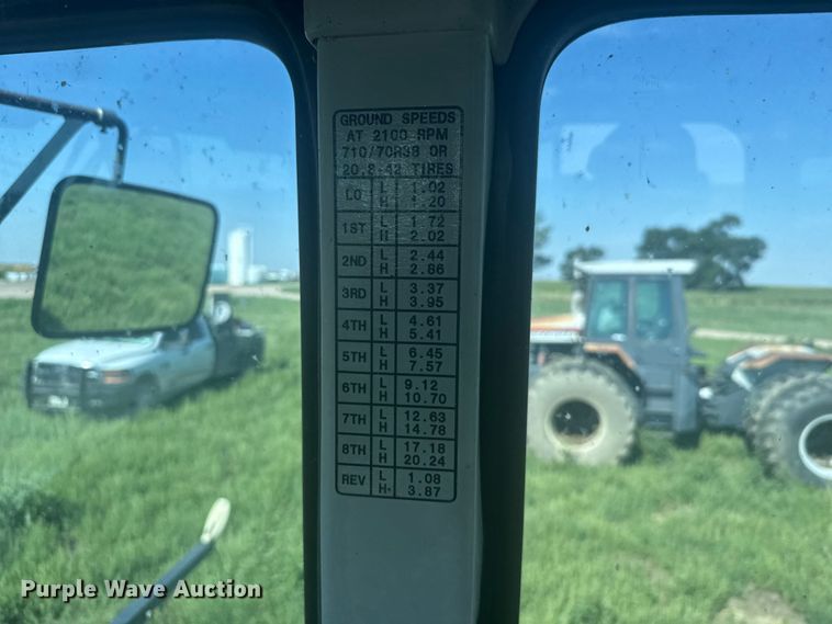 image for item ER2271 1997 AgcoStar 8425 4WD tractor