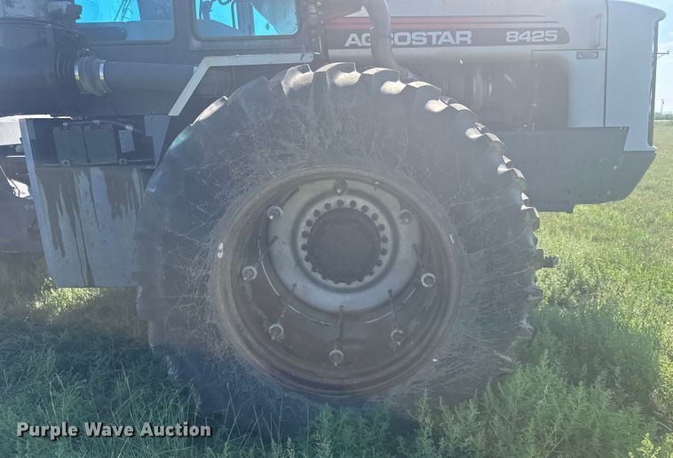 image for item ER2271 1997 AgcoStar 8425 4WD tractor