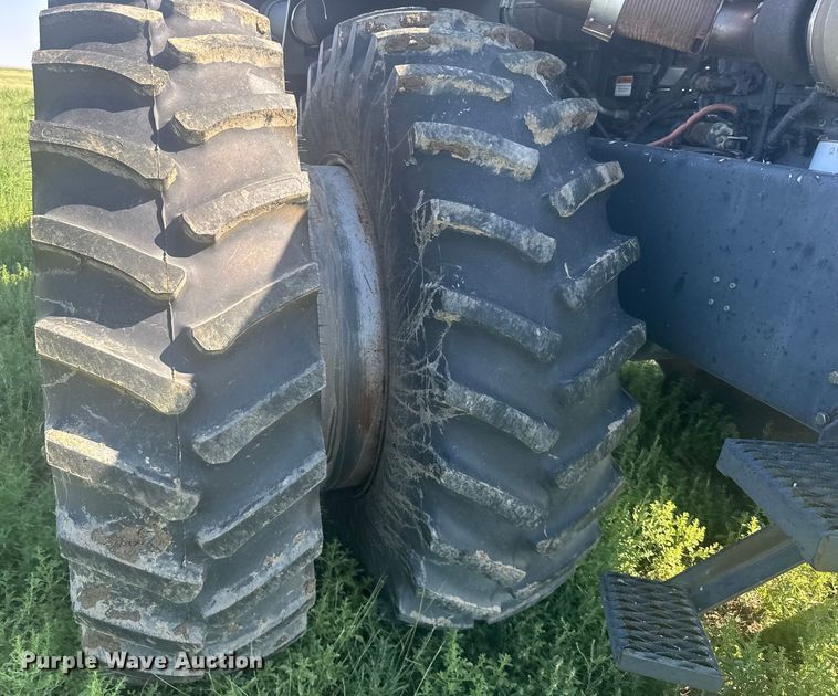 image for item ER2271 1997 AgcoStar 8425 4WD tractor