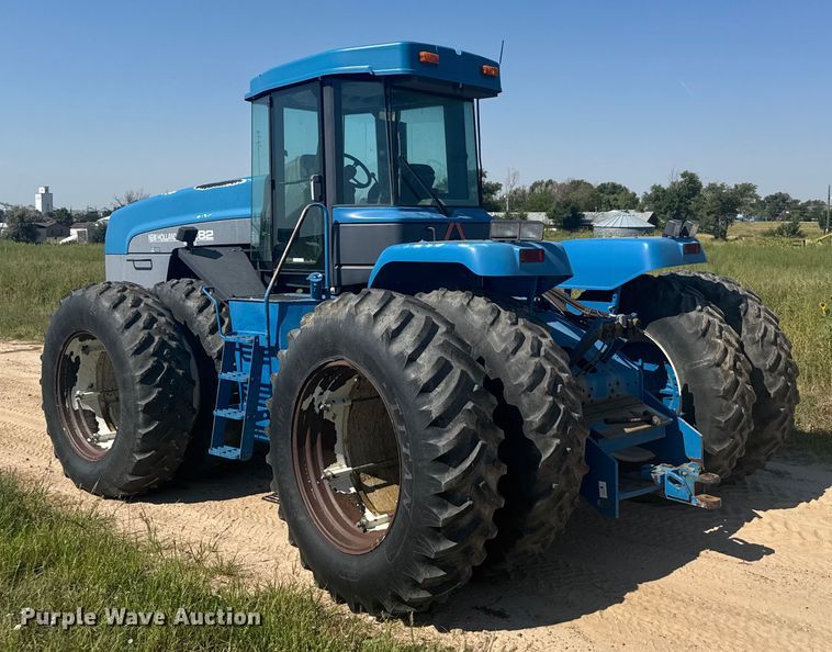 image for item ER2273 1996 New Holland 9282 4WD tractor