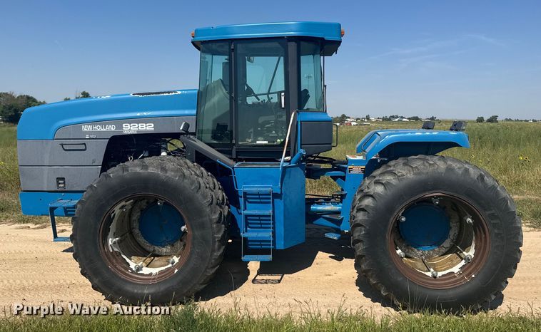 image for item ER2273 1996 New Holland 9282 4WD tractor