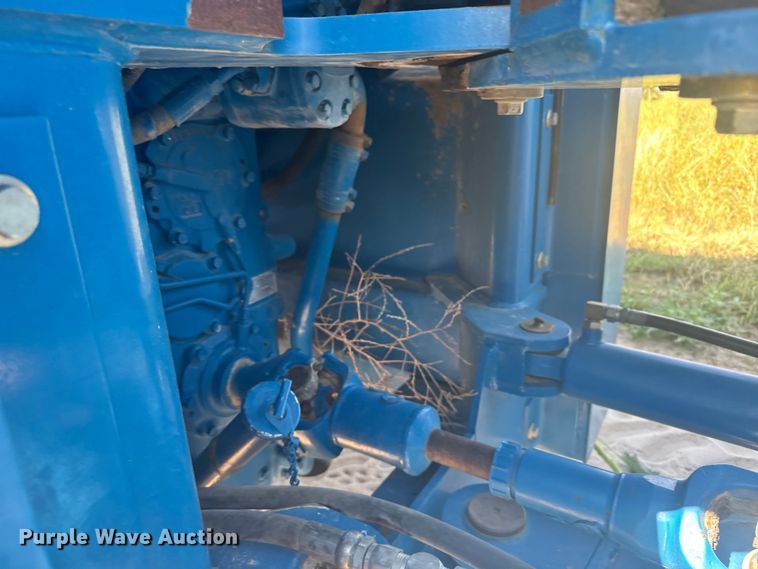 image for item ER2273 1996 New Holland 9282 4WD tractor