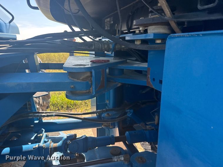 image for item ER2273 1996 New Holland 9282 4WD tractor