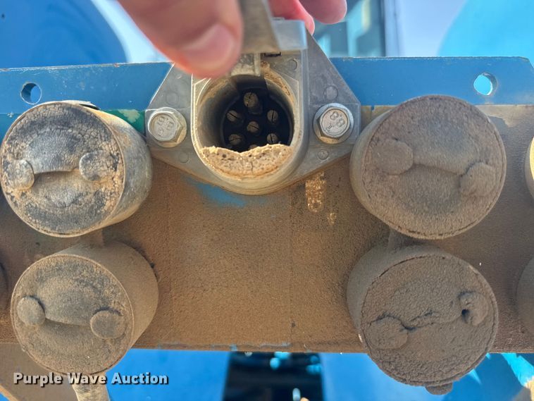 image for item ER2273 1996 New Holland 9282 4WD tractor