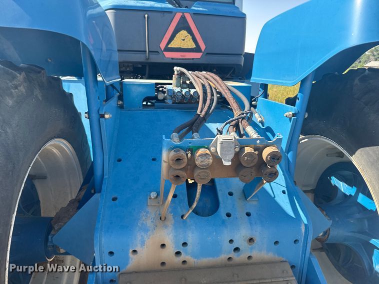 image for item ER2273 1996 New Holland 9282 4WD tractor