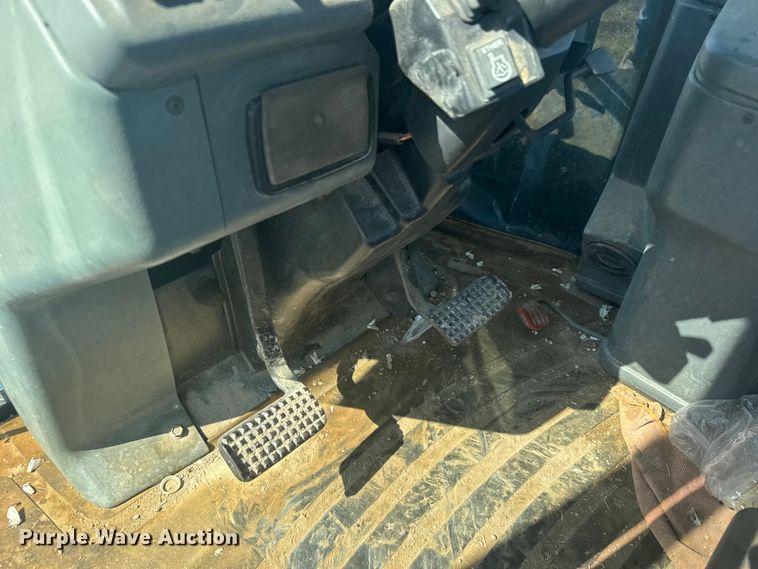 image for item ER2273 1996 New Holland 9282 4WD tractor