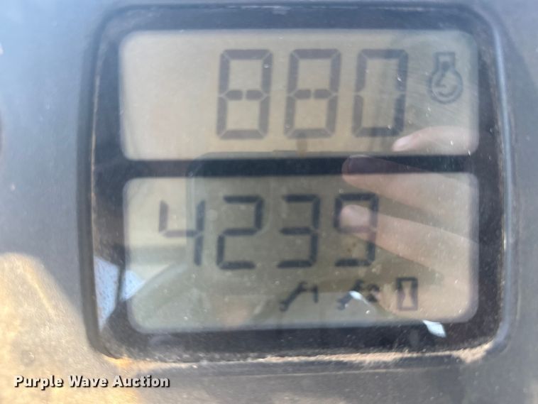 image for item ER2273 1996 New Holland 9282 4WD tractor