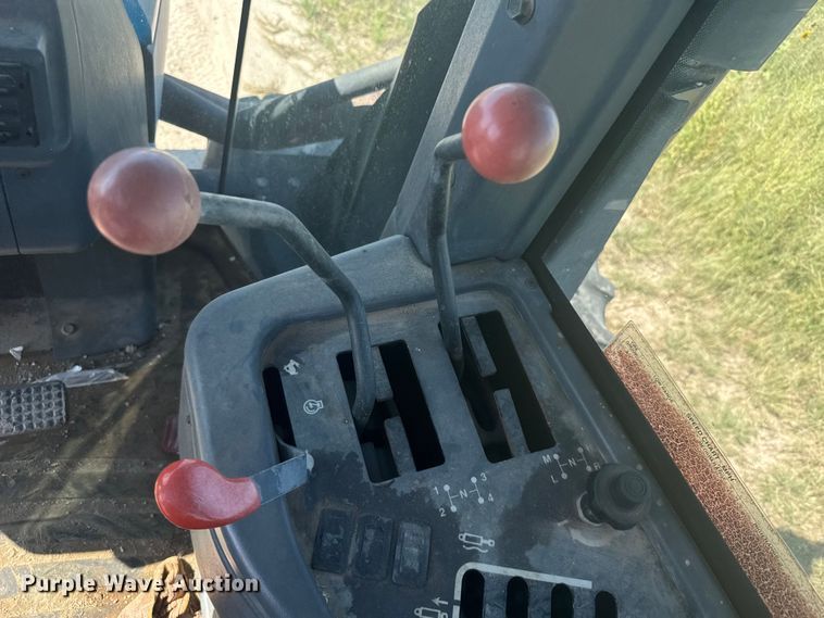 image for item ER2273 1996 New Holland 9282 4WD tractor