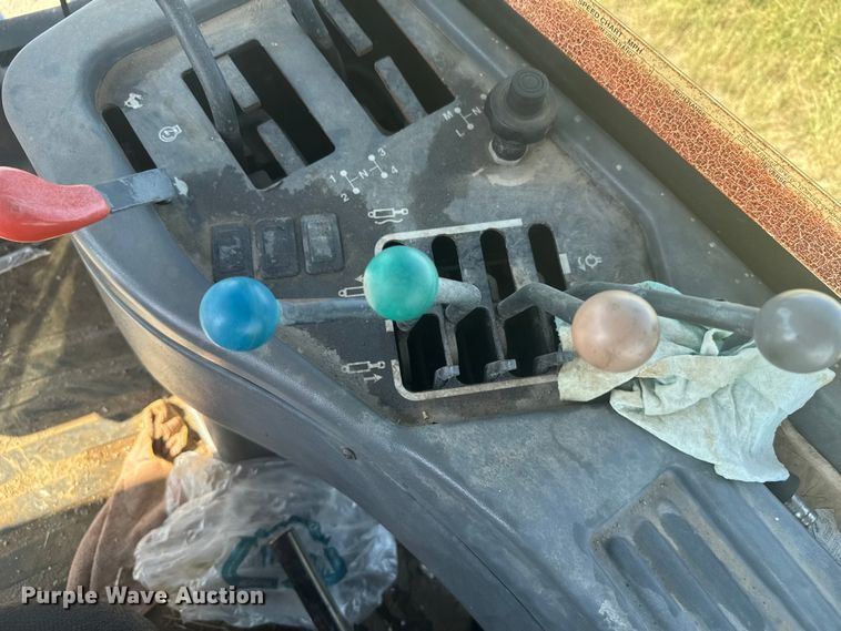 image for item ER2273 1996 New Holland 9282 4WD tractor