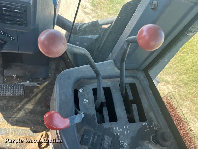 image for item ER2273 1996 New Holland 9282 4WD tractor