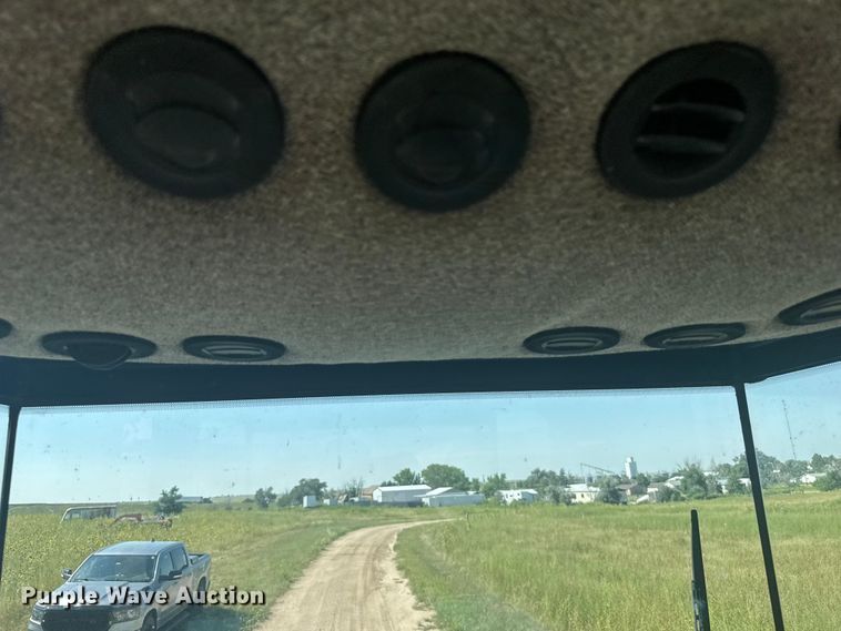 image for item ER2273 1996 New Holland 9282 4WD tractor