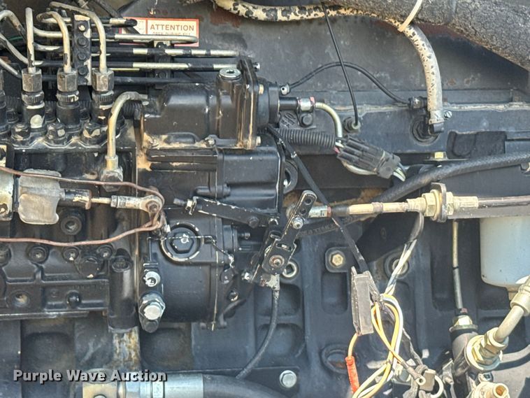 image for item ER2273 1996 New Holland 9282 4WD tractor