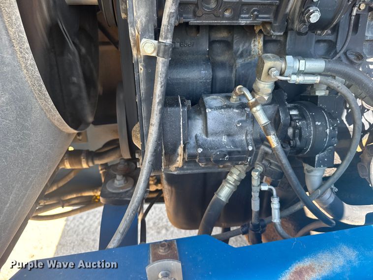 image for item ER2273 1996 New Holland 9282 4WD tractor