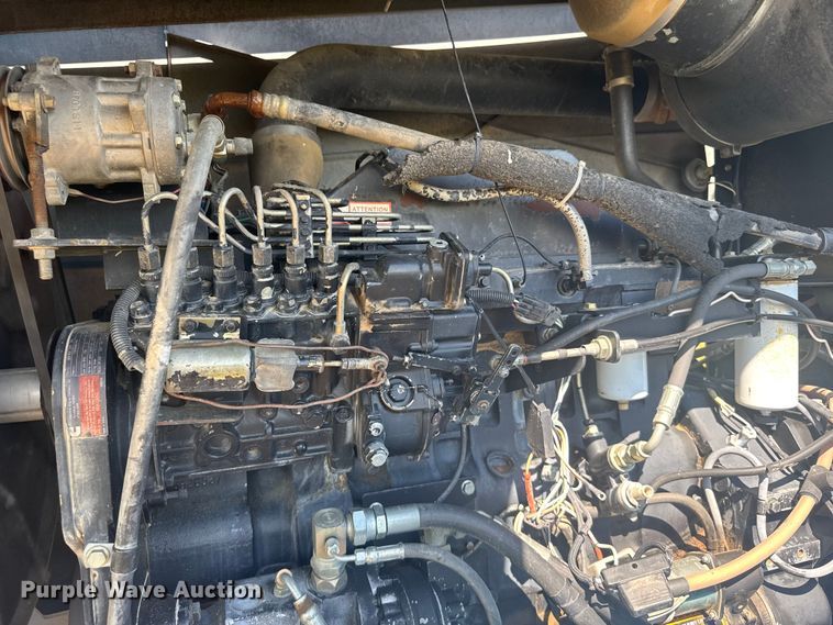 image for item ER2273 1996 New Holland 9282 4WD tractor