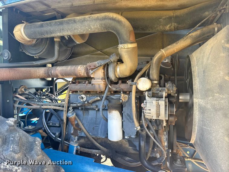 image for item ER2273 1996 New Holland 9282 4WD tractor