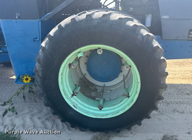 image for item ER2273 1996 New Holland 9282 4WD tractor