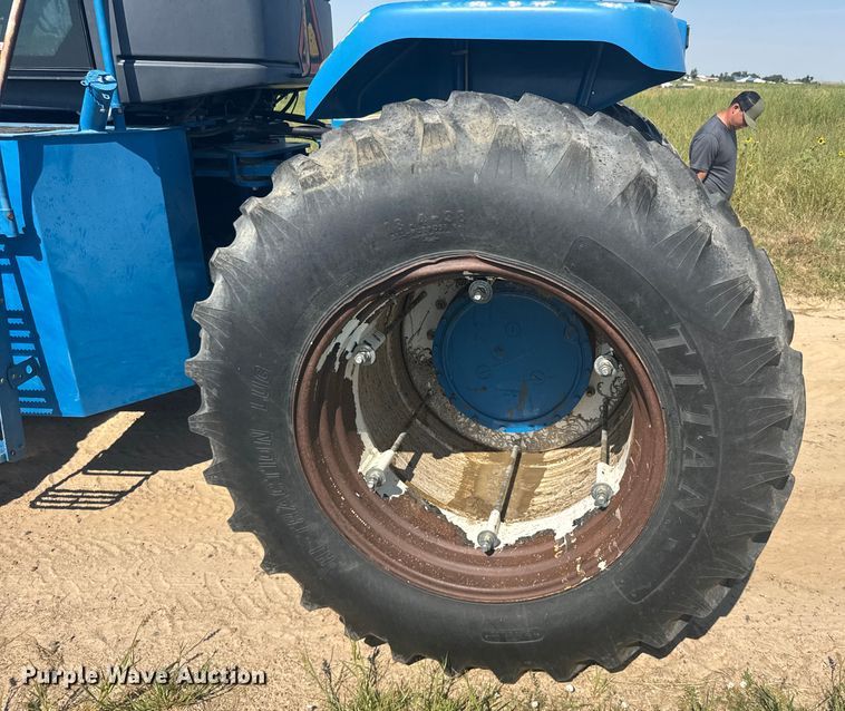 image for item ER2273 1996 New Holland 9282 4WD tractor