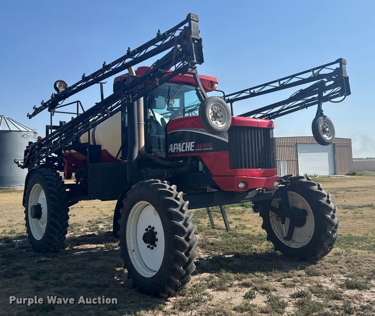 image for item ER2285 2010 Apache AS1010 sprayer