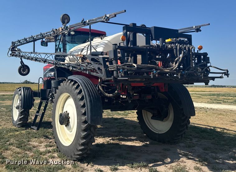 image for item ER2285 2010 Apache AS1010 sprayer