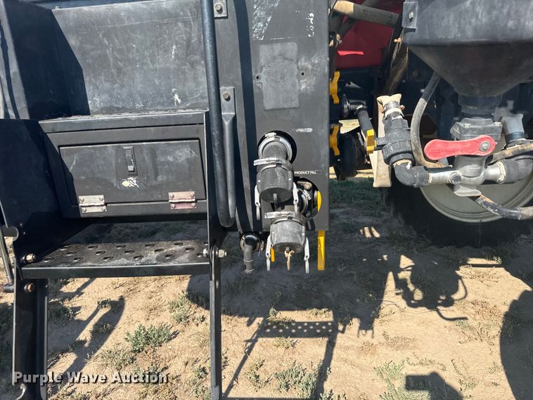 image for item ER2285 2010 Apache AS1010 sprayer