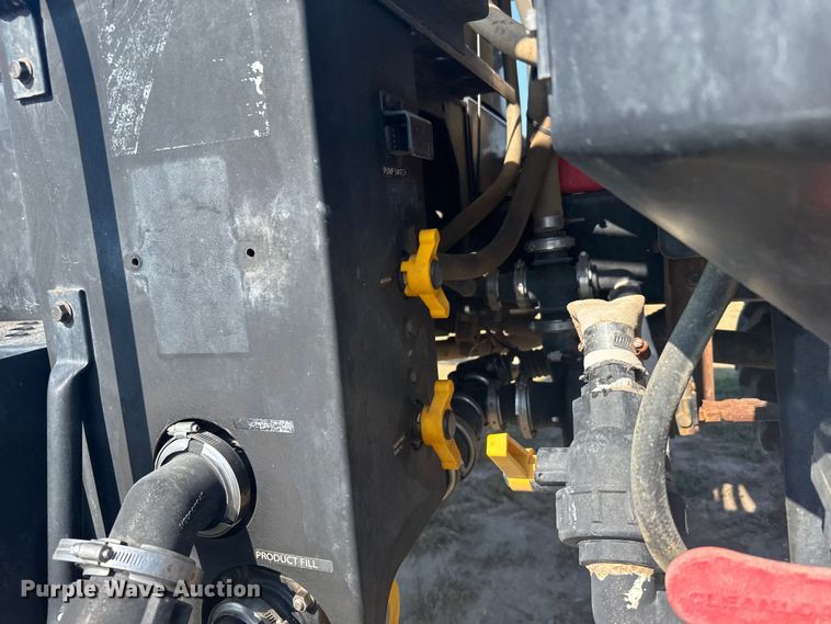 image for item ER2285 2010 Apache AS1010 sprayer