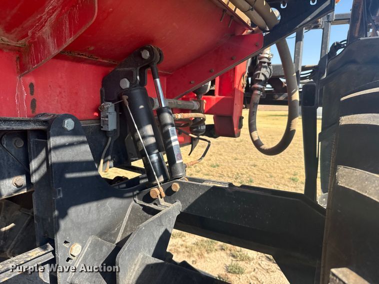 image for item ER2285 2010 Apache AS1010 sprayer