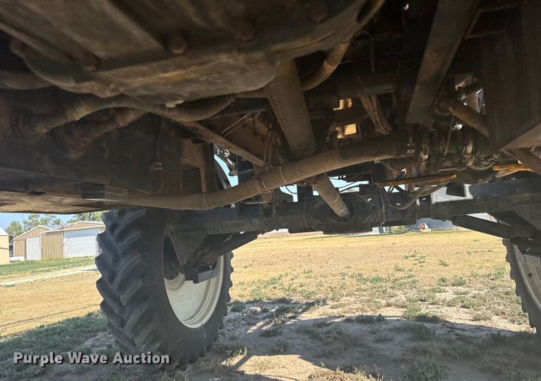 image for item ER2285 2010 Apache AS1010 sprayer