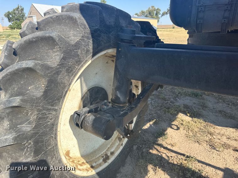 image for item ER2285 2010 Apache AS1010 sprayer