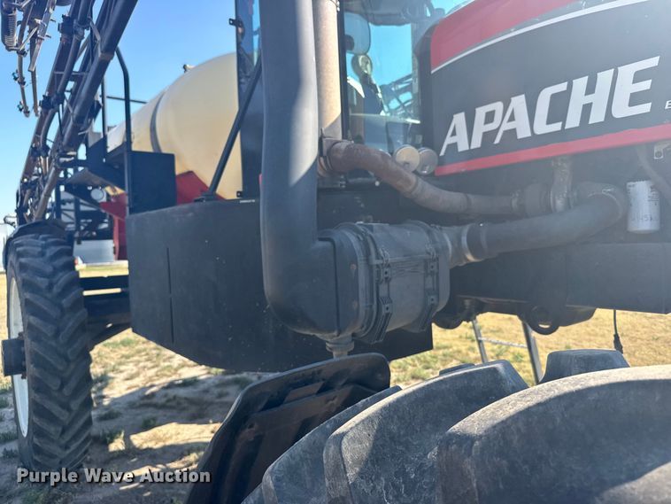 image for item ER2285 2010 Apache AS1010 sprayer