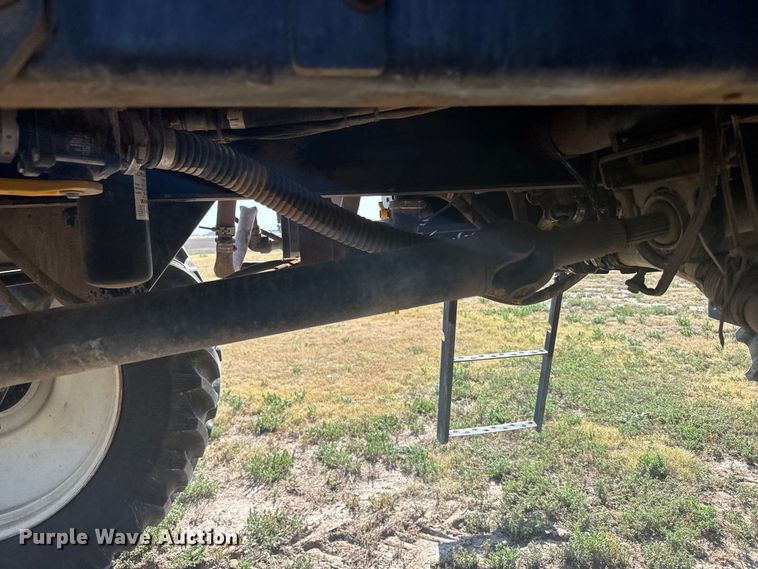 image for item ER2285 2010 Apache AS1010 sprayer