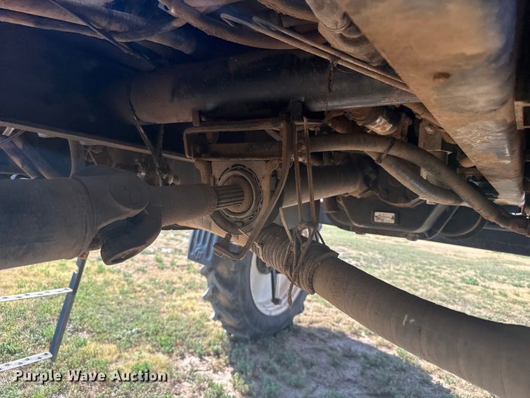 image for item ER2285 2010 Apache AS1010 sprayer