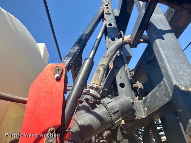 image for item ER2285 2010 Apache AS1010 sprayer