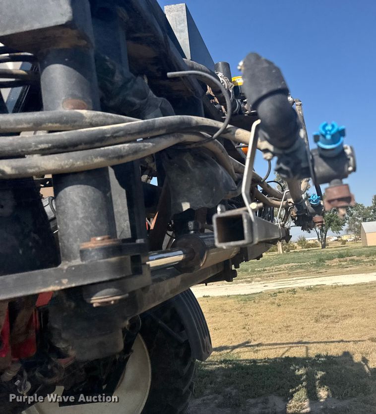 image for item ER2285 2010 Apache AS1010 sprayer