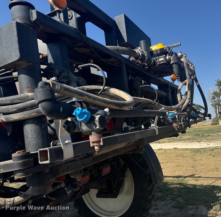 image for item ER2285 2010 Apache AS1010 sprayer