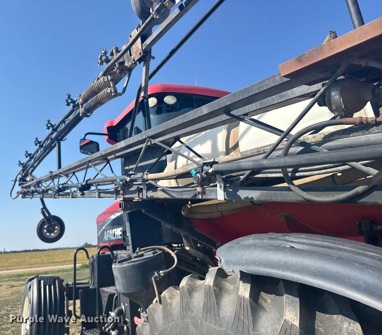 image for item ER2285 2010 Apache AS1010 sprayer