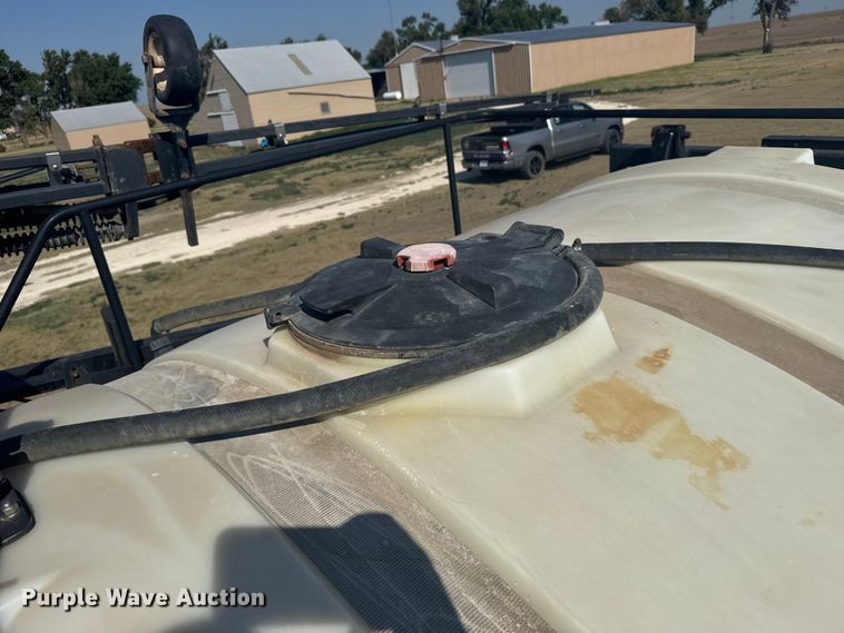 image for item ER2285 2010 Apache AS1010 sprayer