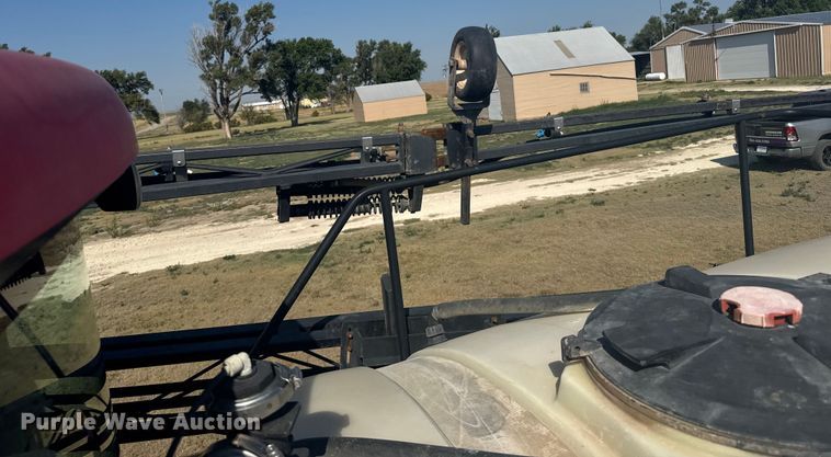 image for item ER2285 2010 Apache AS1010 sprayer