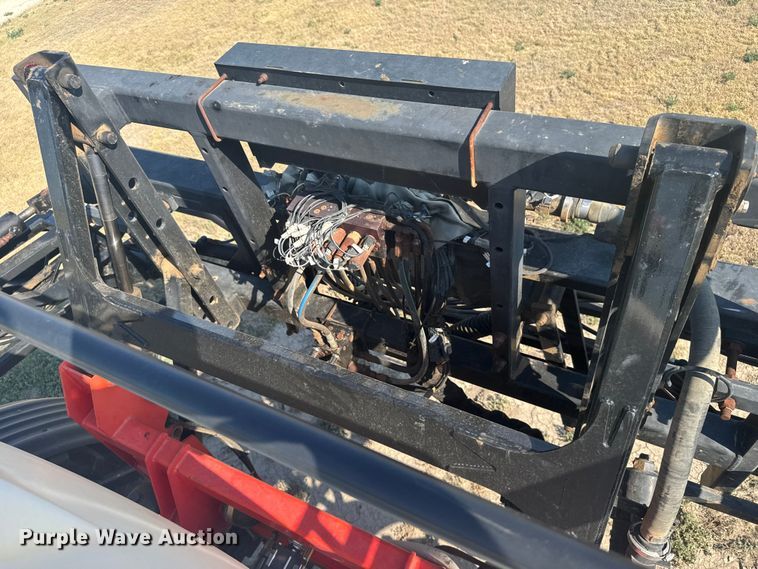 image for item ER2285 2010 Apache AS1010 sprayer