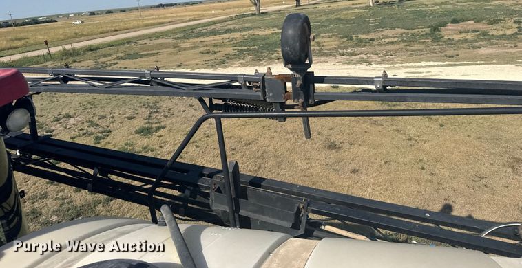 image for item ER2285 2010 Apache AS1010 sprayer