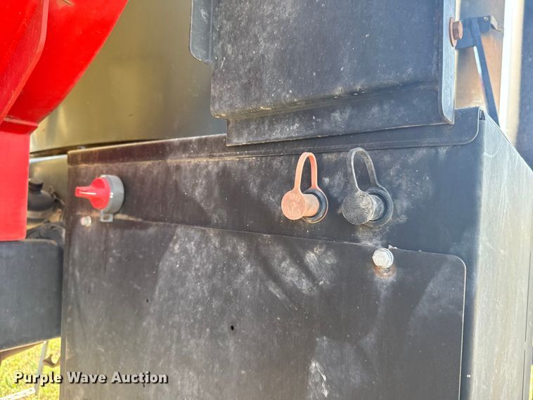 image for item ER2285 2010 Apache AS1010 sprayer