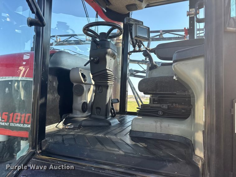 image for item ER2285 2010 Apache AS1010 sprayer