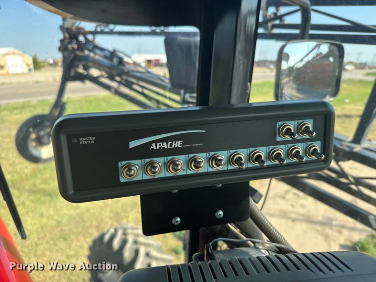 image for item ER2285 2010 Apache AS1010 sprayer