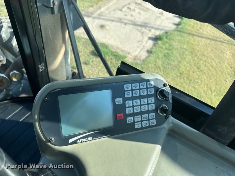 image for item ER2285 2010 Apache AS1010 sprayer