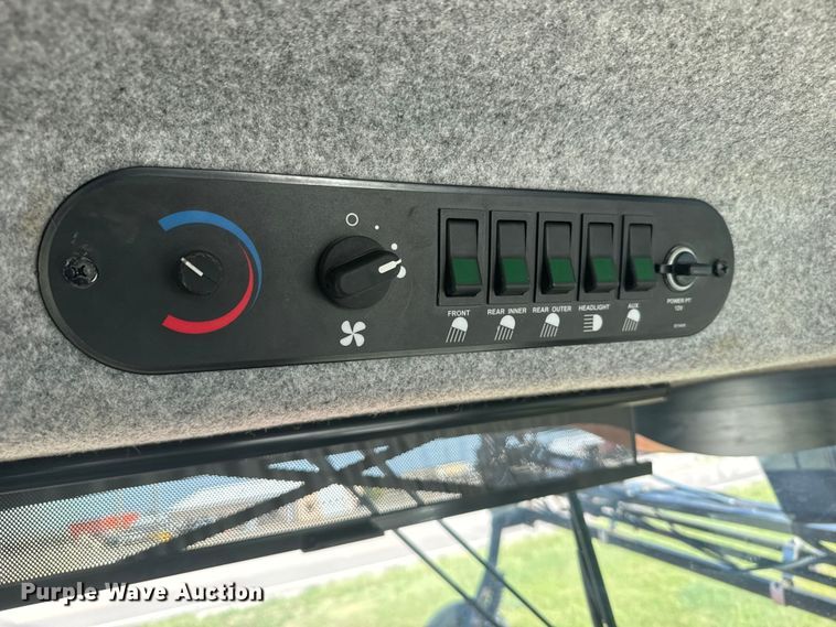 image for item ER2285 2010 Apache AS1010 sprayer