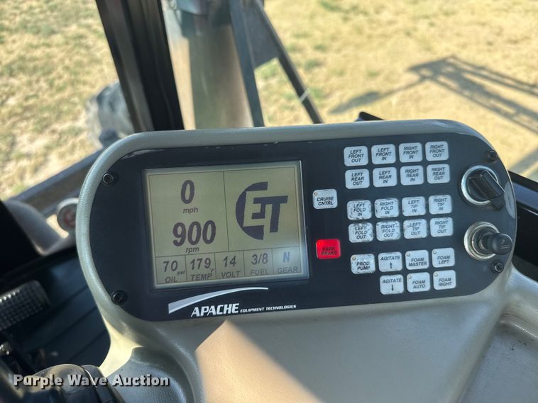 image for item ER2285 2010 Apache AS1010 sprayer