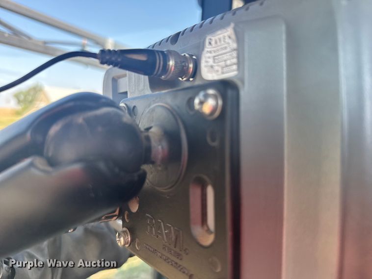 image for item ER2285 2010 Apache AS1010 sprayer