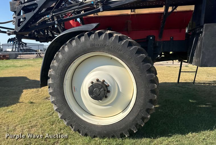 image for item ER2285 2010 Apache AS1010 sprayer