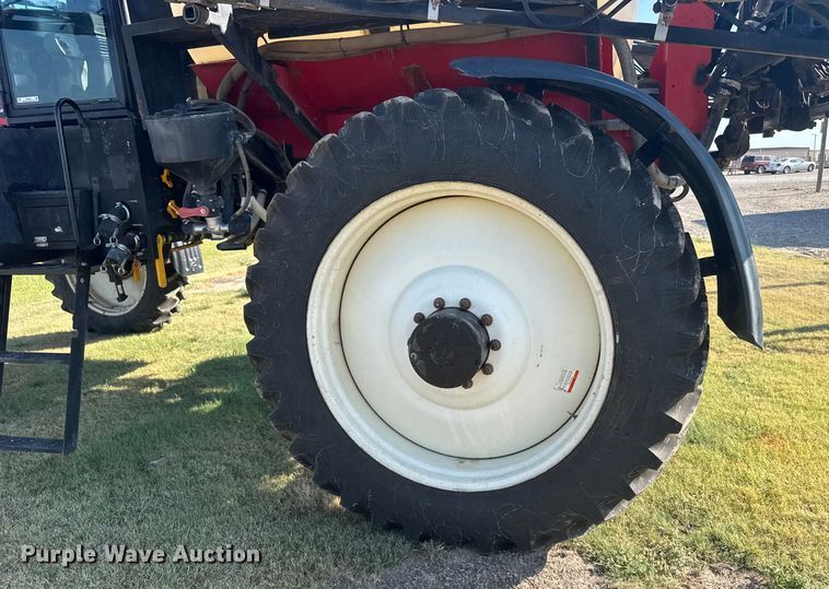 image for item ER2285 2010 Apache AS1010 sprayer